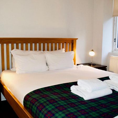 Central Apartment For The Fringe Edinburgh Bagian luar foto