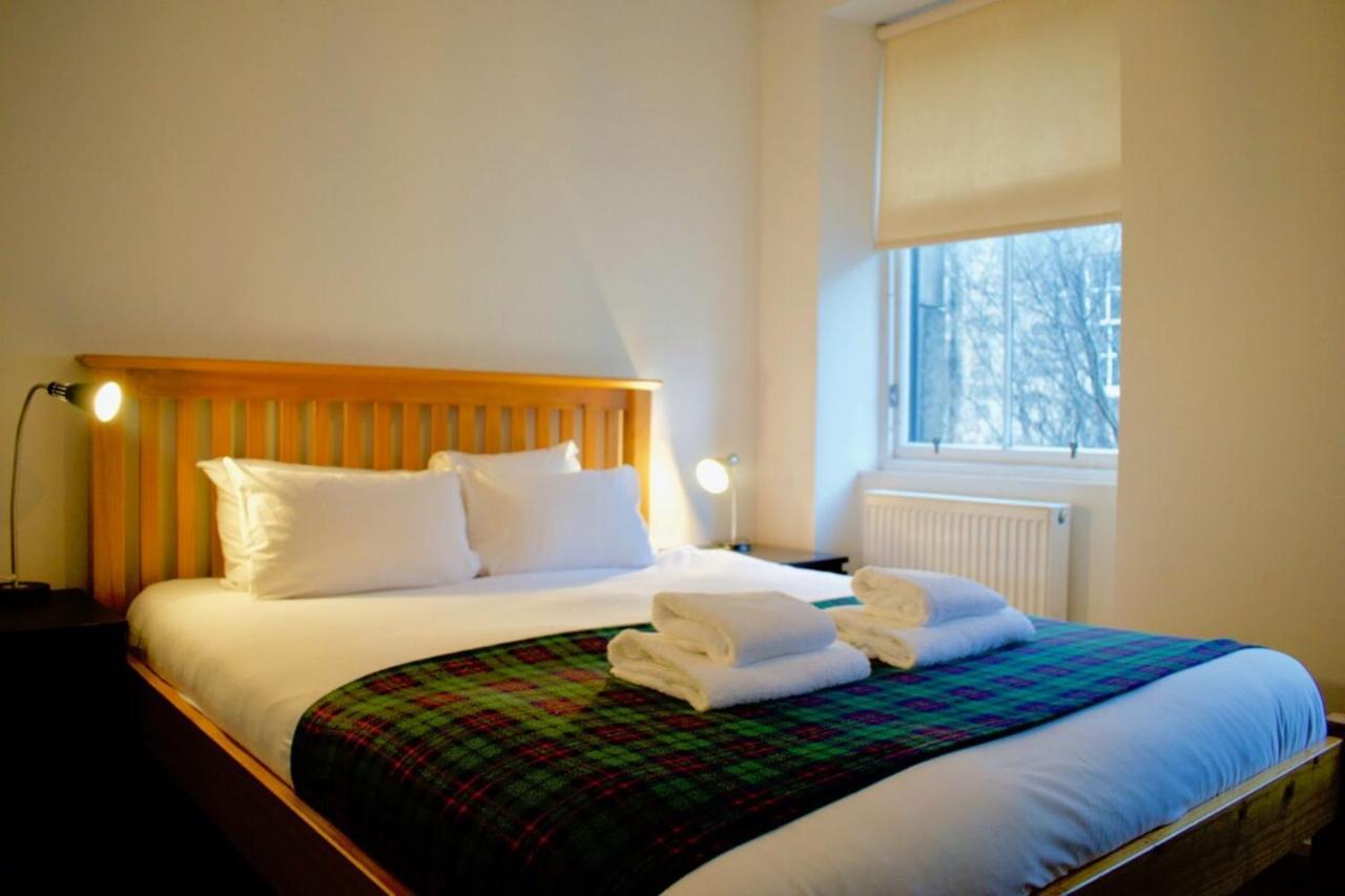 Central Apartment For The Fringe Edinburgh Bagian luar foto